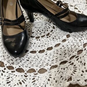 Riverberry Black patent leather Mary Jane Heels size 7.5